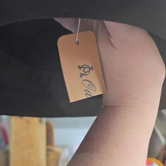 Black Wide-Brim Fedora Hat - Picture 2 of 3